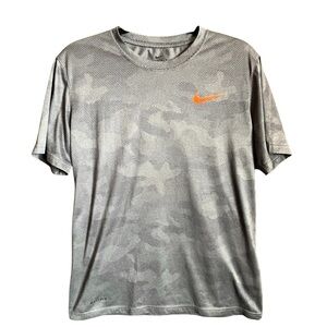 Nike Men's Dri-Fit Training Gray Camo Short Sleeve T-Shirt